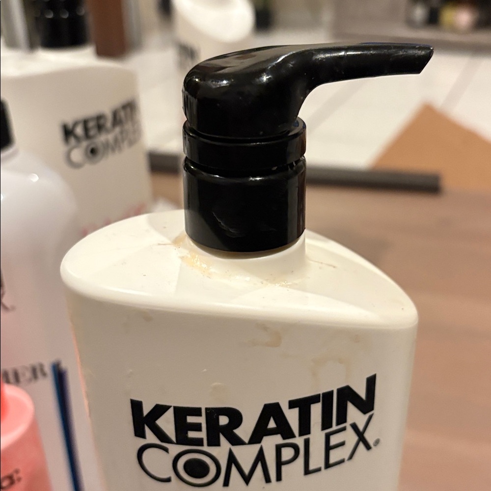 Keratin Complex Color Care Smoothing Conditioner -Cream set of 2 come with pump - Picture 2 of 2